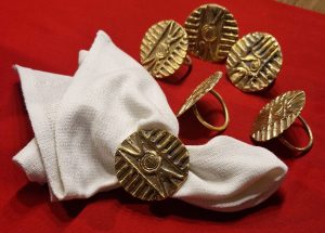 BIJOUX DE TABLE - ronds de serviettes en bronze (Cameroun / Côte d'Ivoire) – Image 7